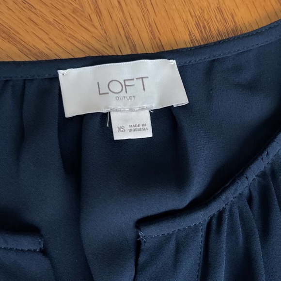 Loft Dressy Tank Top Blue Women Sz XS slightly used - Picture 7 of 7